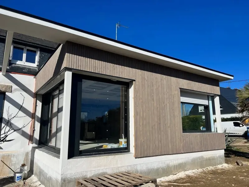 Extension bardée, fenêtre d'angle