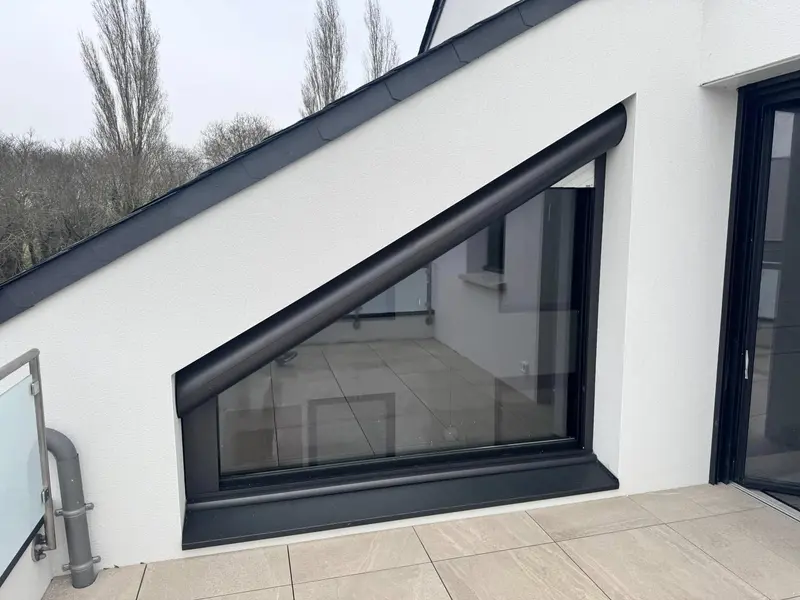 Fenêtre trapèze sur mesure sous rampant