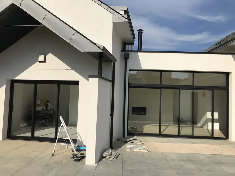 Baies coulissantes en angle, maison neuve