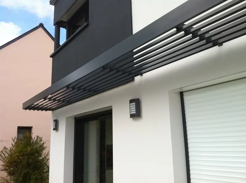 Baie et brise-soleil aluminium